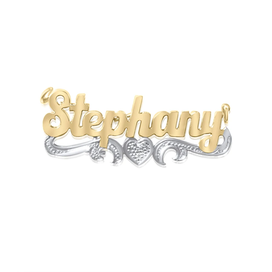 Sahara’s personalized gold name necklace